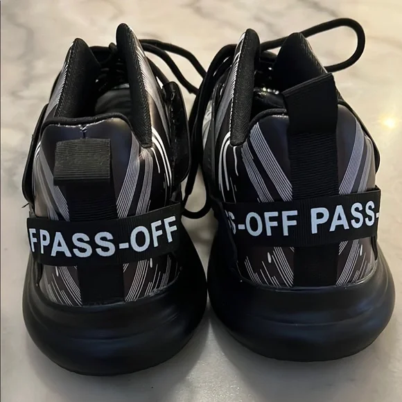 🎈Black and White Athletic Sneakers🎁Fill a Box for $20 Sale 📦 - Picture 3 of 8